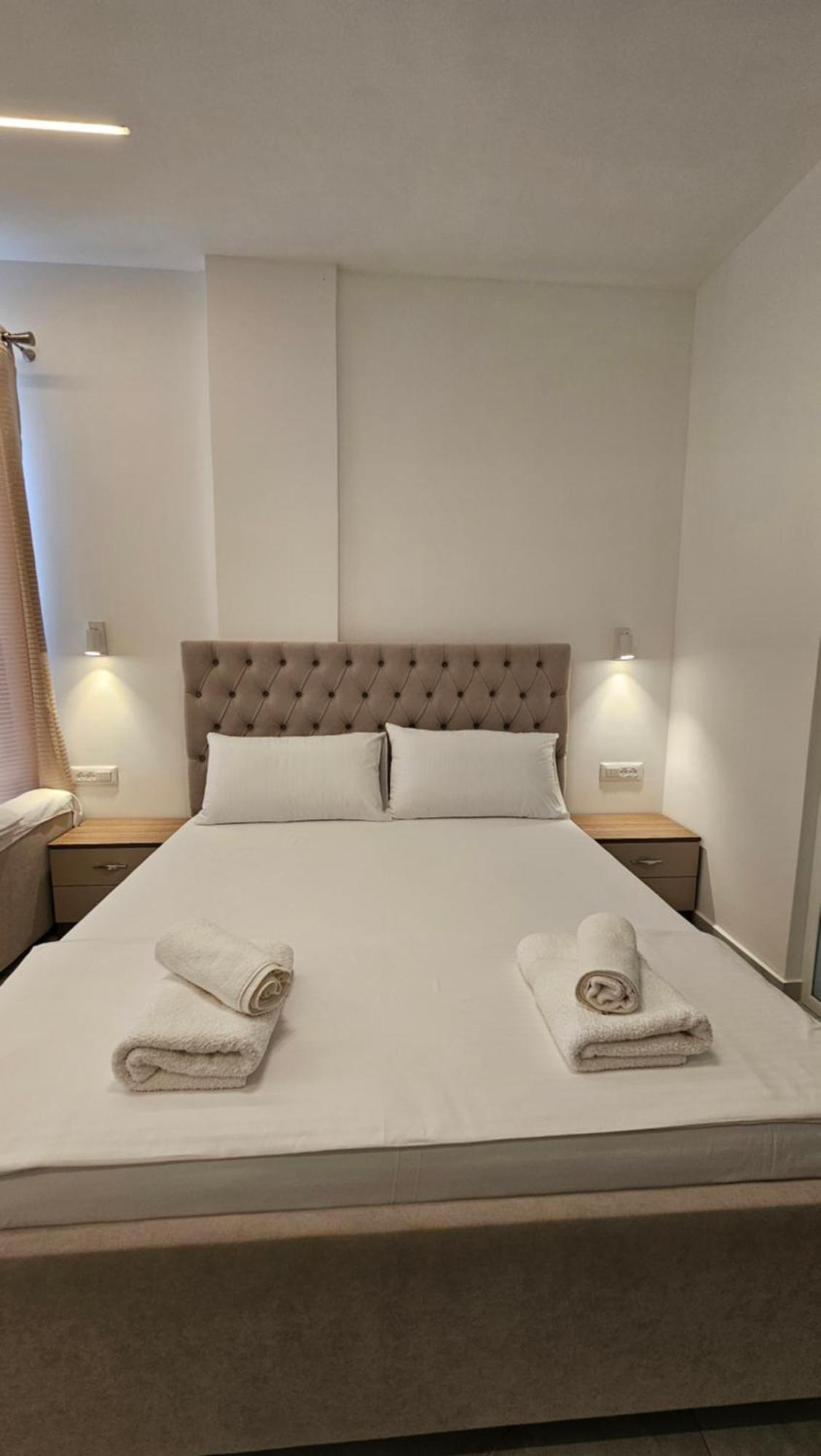 Blue Mare Apartments Sarandë Eksteriør bilde