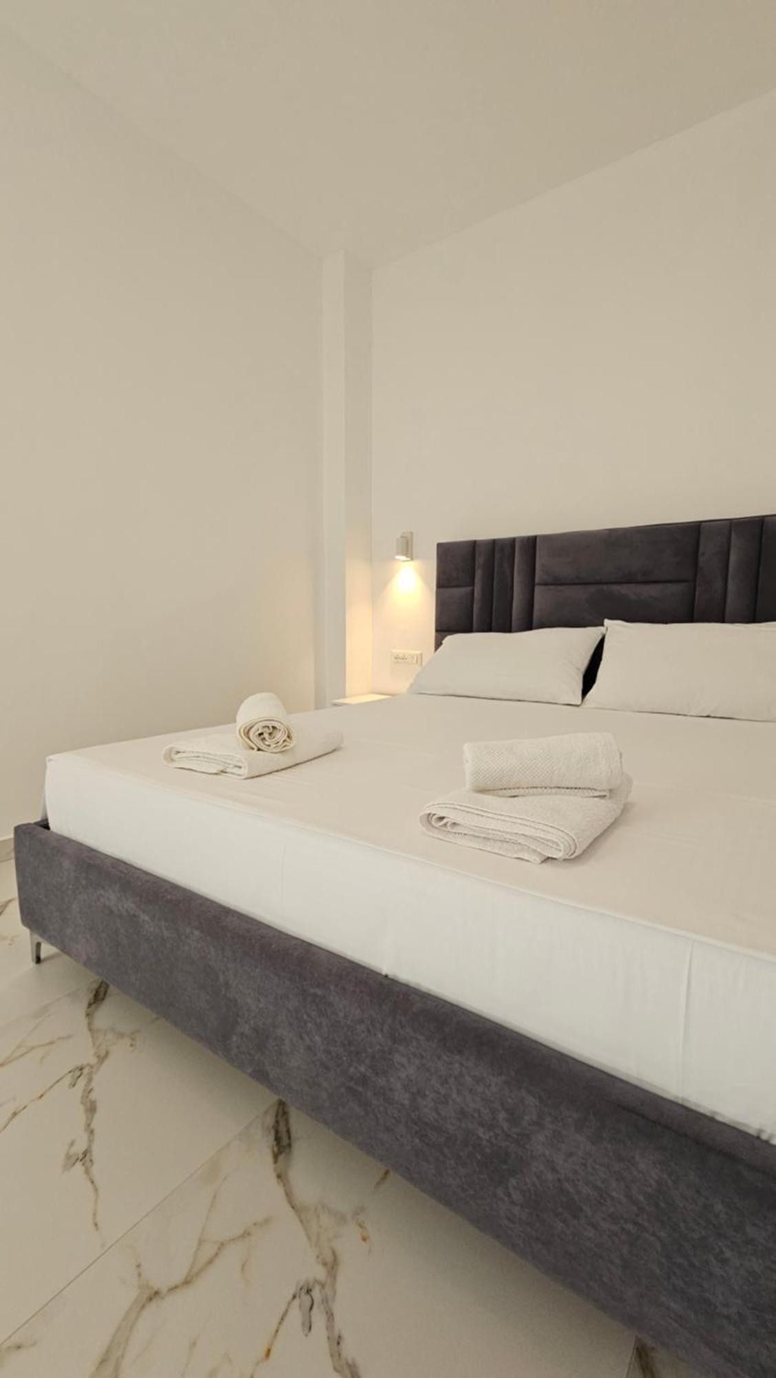 Blue Mare Apartments Sarandë Eksteriør bilde
